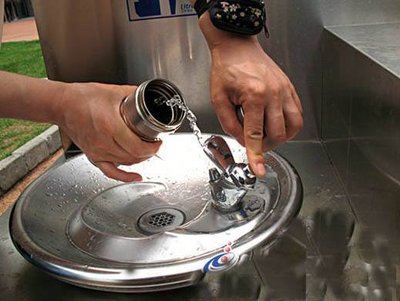 民生 || 采用反渗透过滤技术！点点滴滴暖民心，直饮水亮相苏州吴江街头